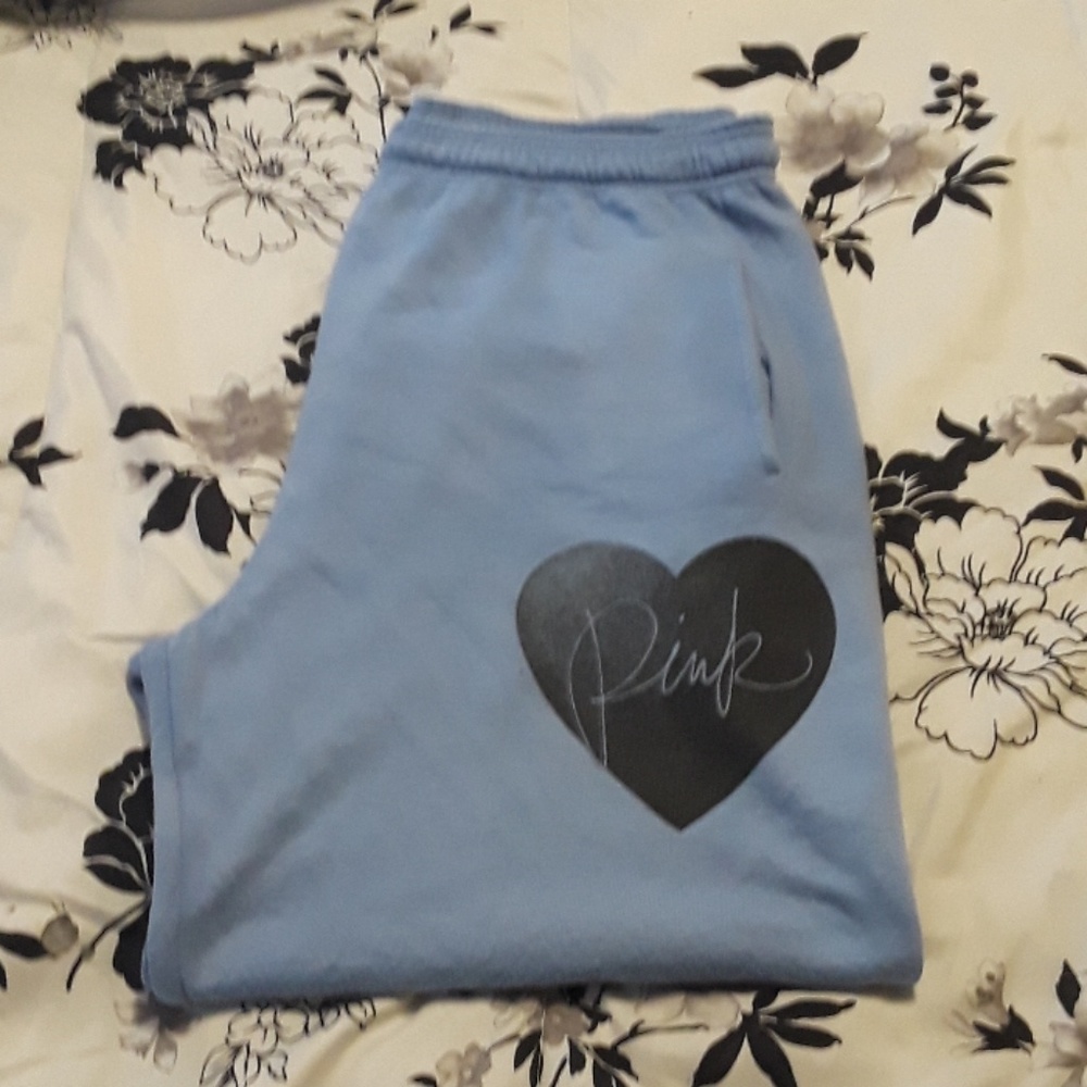 💖NEW LISTING💖 VS PINK capri sweats